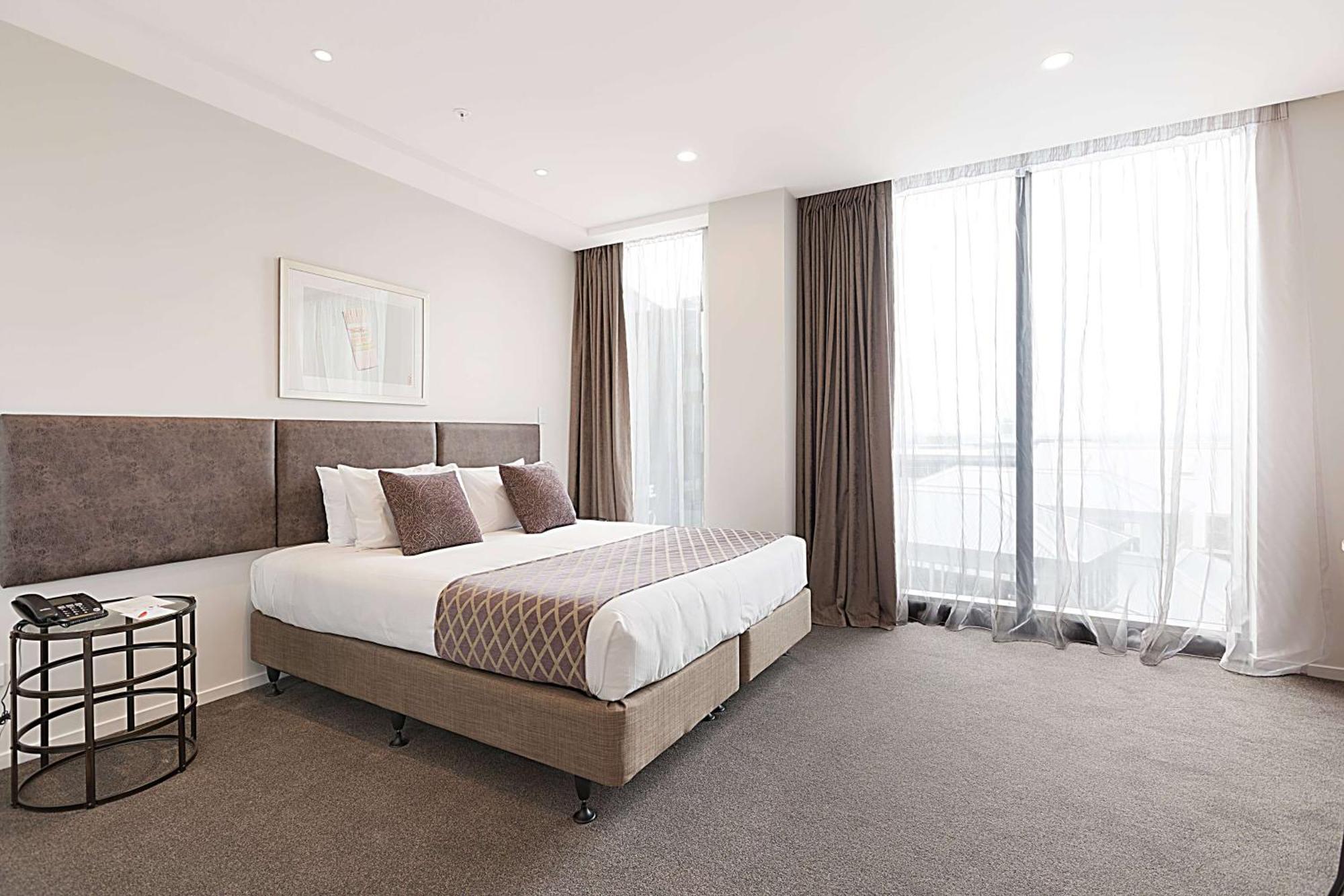 Ramada Suites By Wyndham Victoria Street West Auckland Exterior foto